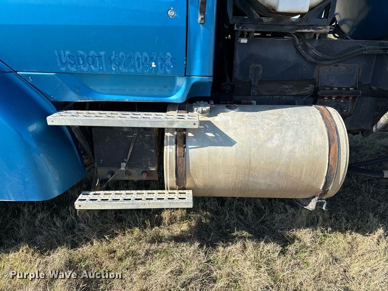 image for item EJ3304 1998 Ford hydrovac truck