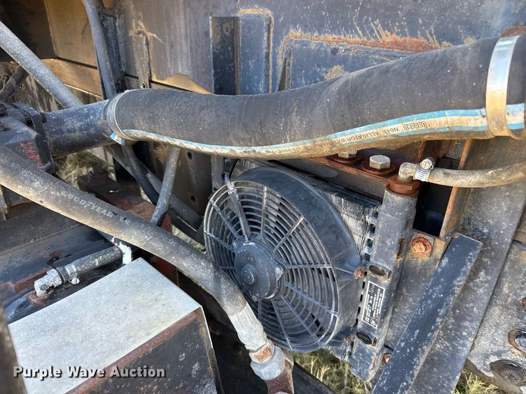 image for item EJ3304 1998 Ford hydrovac truck