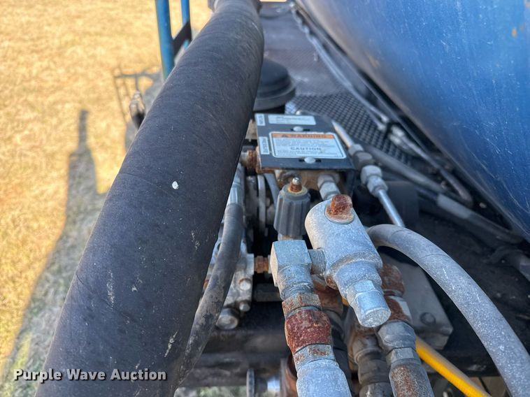 image for item EJ3304 1998 Ford hydrovac truck