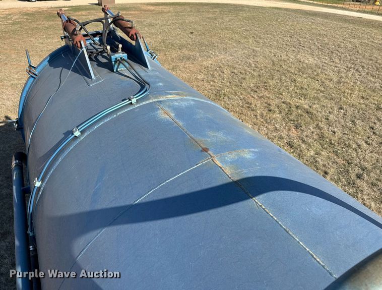 image for item EJ3304 1998 Ford hydrovac truck