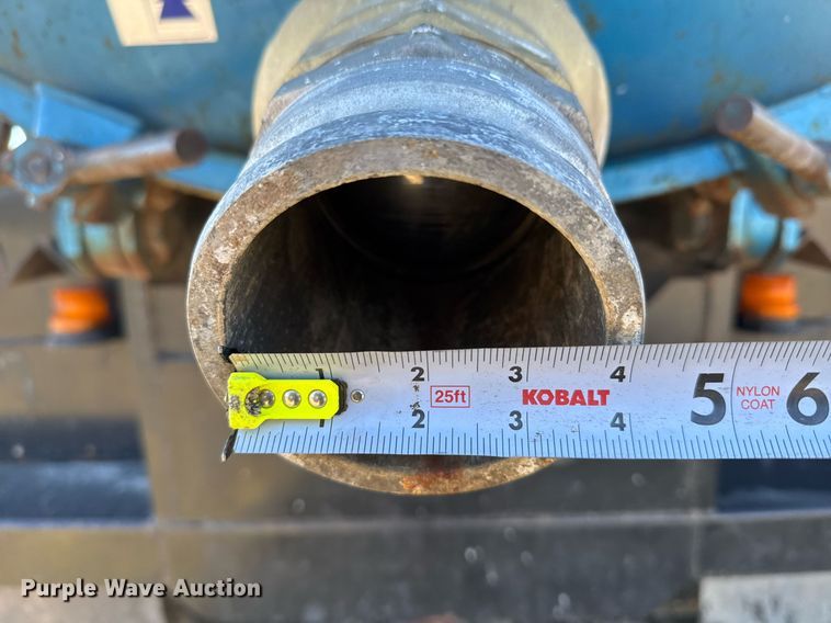 image for item EJ3304 1998 Ford hydrovac truck