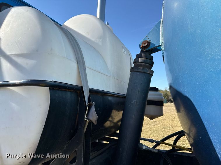 image for item EJ3304 1998 Ford hydrovac truck