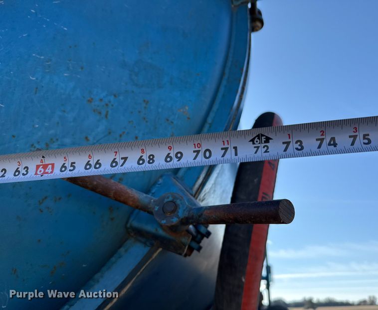 image for item EJ3304 1998 Ford hydrovac truck