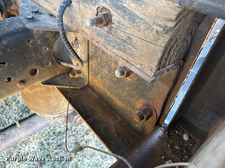 image for item EJ3304 1998 Ford hydrovac truck