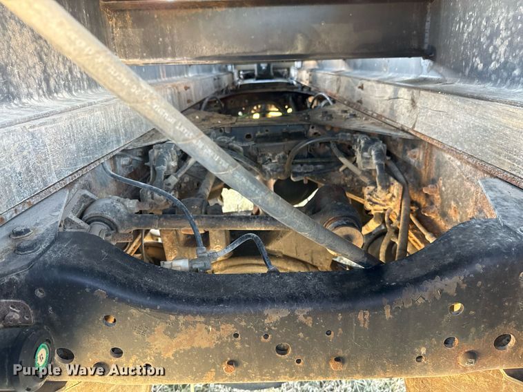 image for item EJ3304 1998 Ford hydrovac truck