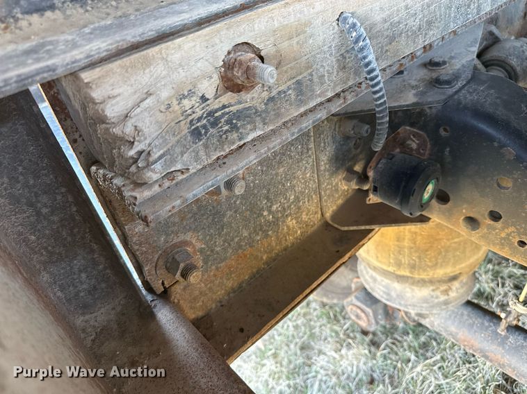 image for item EJ3304 1998 Ford hydrovac truck