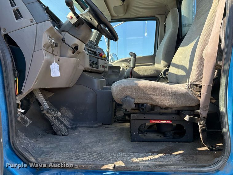 image for item EJ3304 1998 Ford hydrovac truck