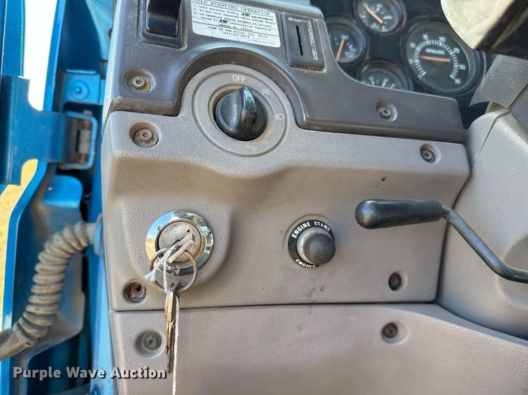 image for item EJ3304 1998 Ford hydrovac truck