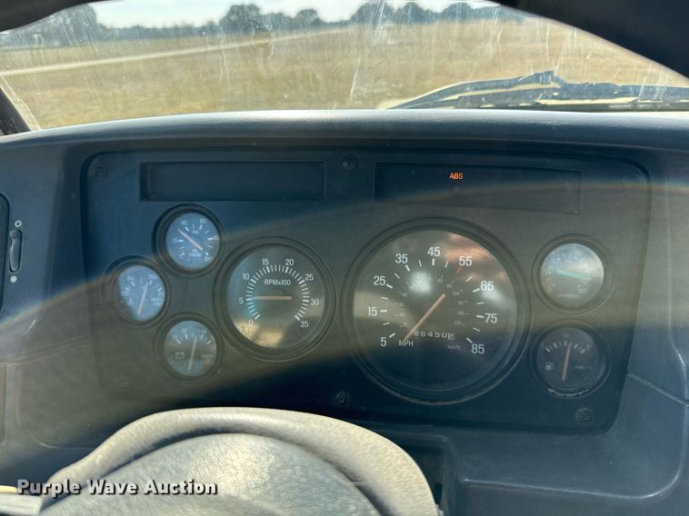 image for item EJ3304 1998 Ford hydrovac truck