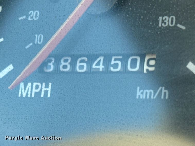 image for item EJ3304 1998 Ford hydrovac truck