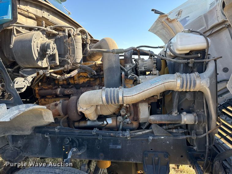 image for item EJ3304 1998 Ford hydrovac truck