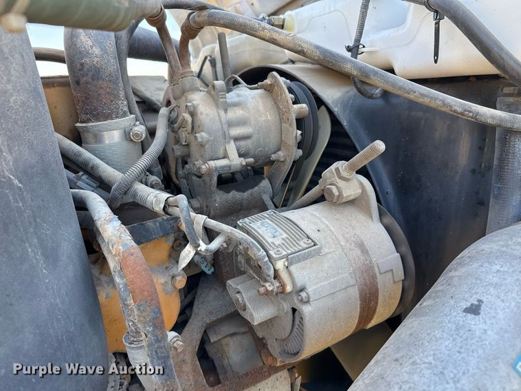 image for item EJ3304 1998 Ford hydrovac truck