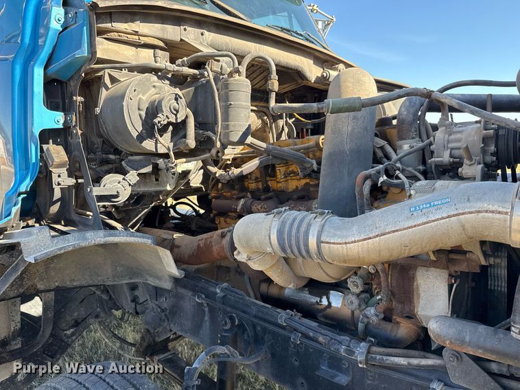 image for item EJ3304 1998 Ford hydrovac truck