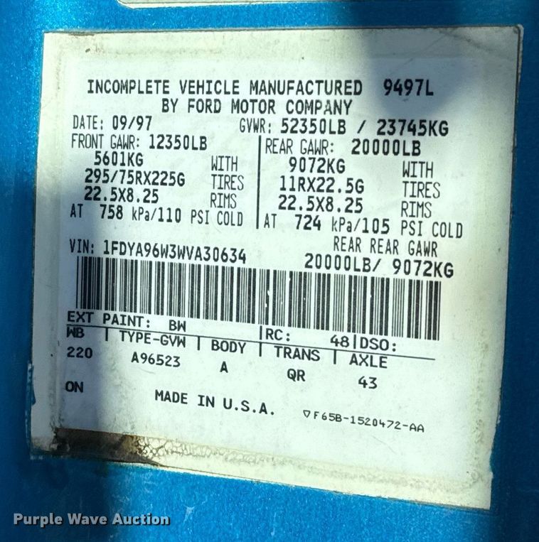 image for item EJ3304 1998 Ford hydrovac truck