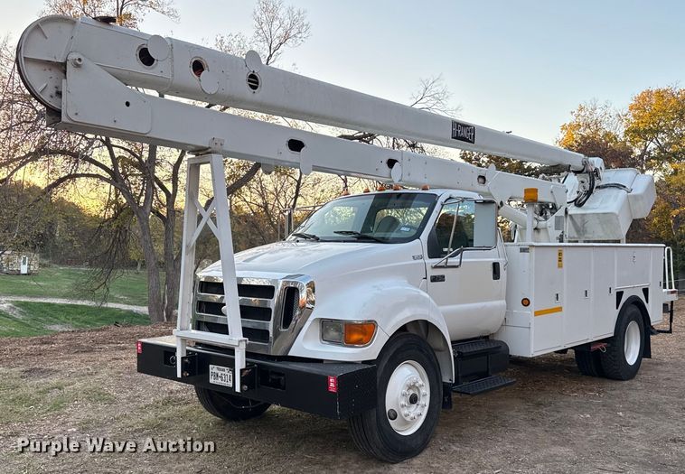 image for item EJ3309 2009 Ford F750 Super Duty bucket truck