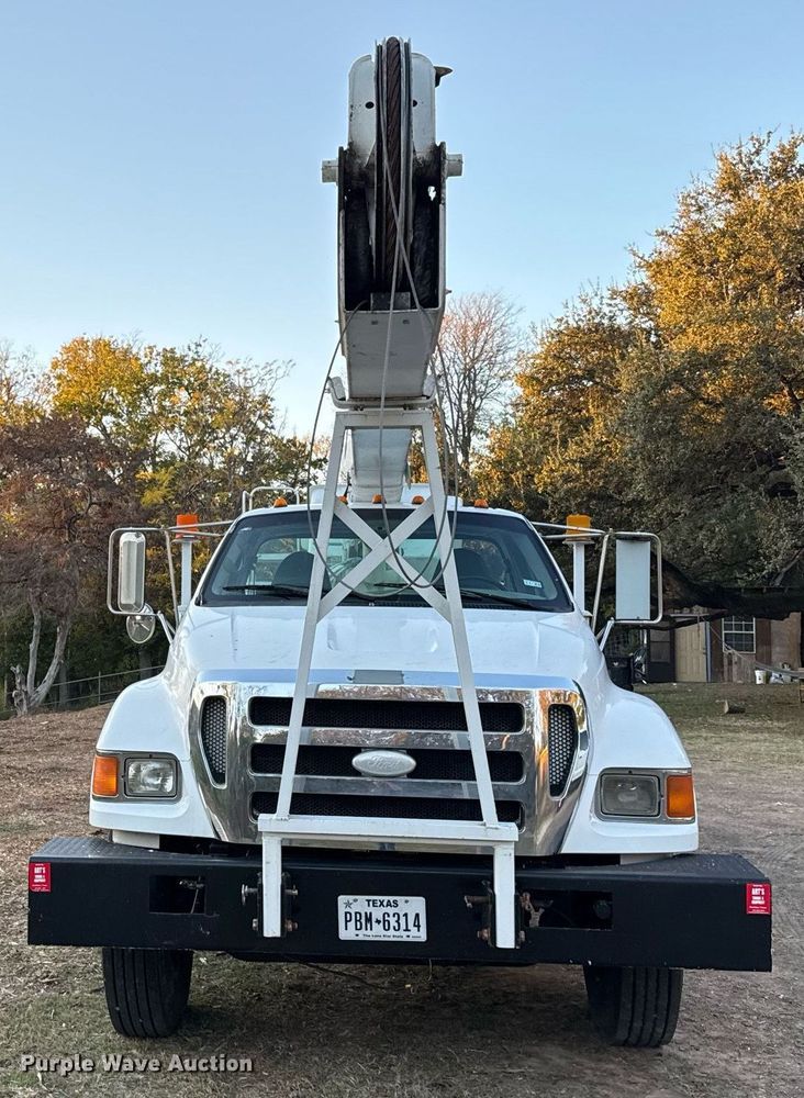 image for item EJ3309 2009 Ford F750 Super Duty bucket truck