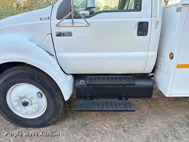 image for item EJ3309 2009 Ford F750 Super Duty bucket truck