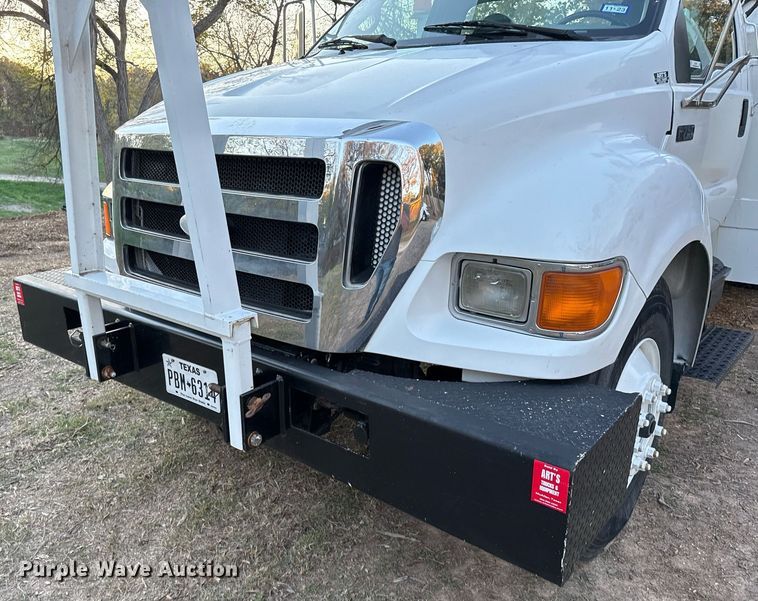 image for item EJ3309 2009 Ford F750 Super Duty bucket truck