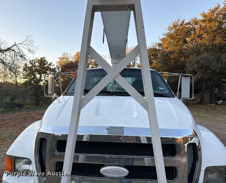 image for item EJ3309 2009 Ford F750 Super Duty bucket truck