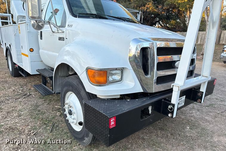 image for item EJ3309 2009 Ford F750 Super Duty bucket truck