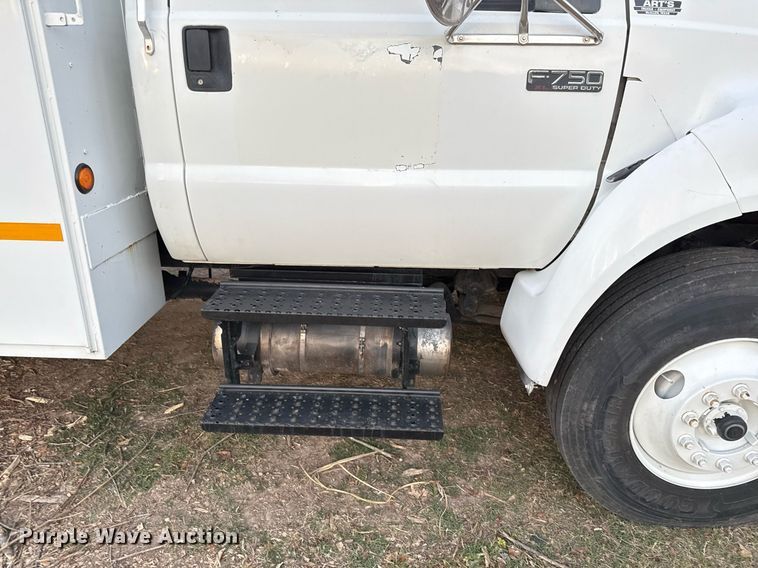 image for item EJ3309 2009 Ford F750 Super Duty bucket truck
