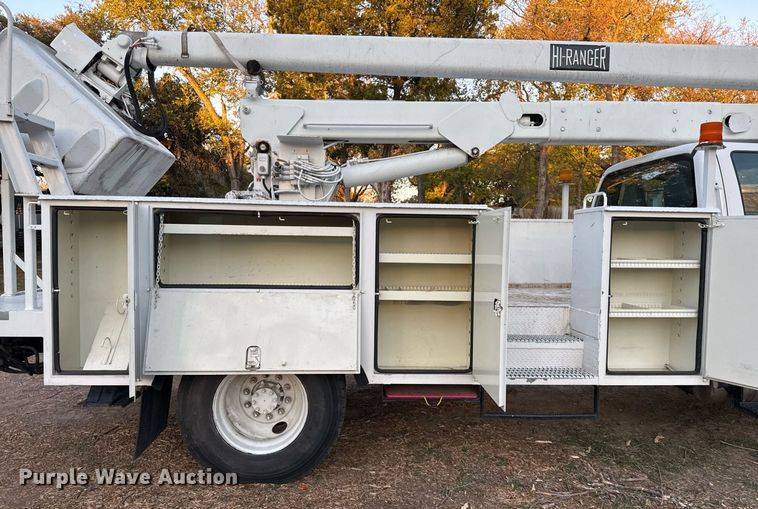 image for item EJ3309 2009 Ford F750 Super Duty bucket truck