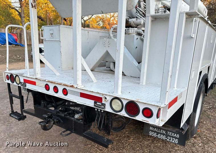 image for item EJ3309 2009 Ford F750 Super Duty bucket truck