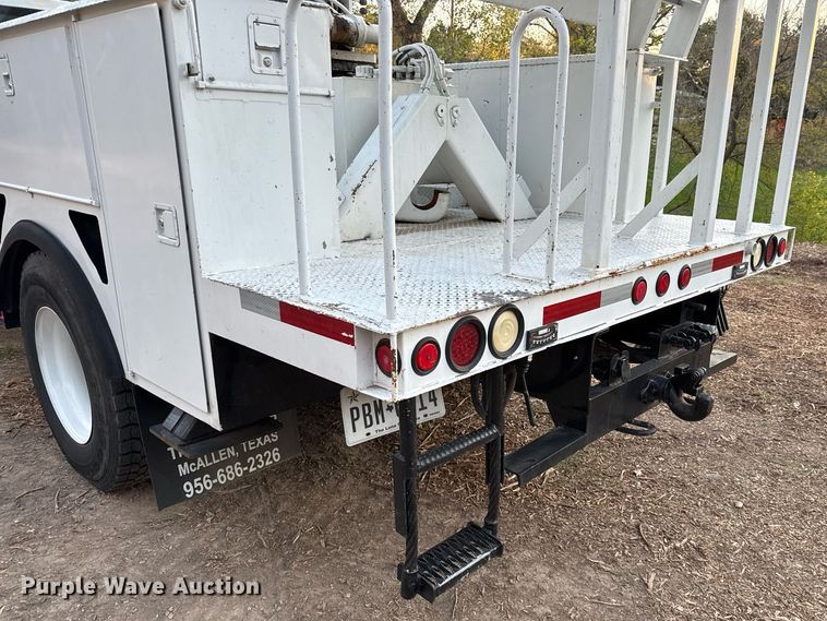 image for item EJ3309 2009 Ford F750 Super Duty bucket truck