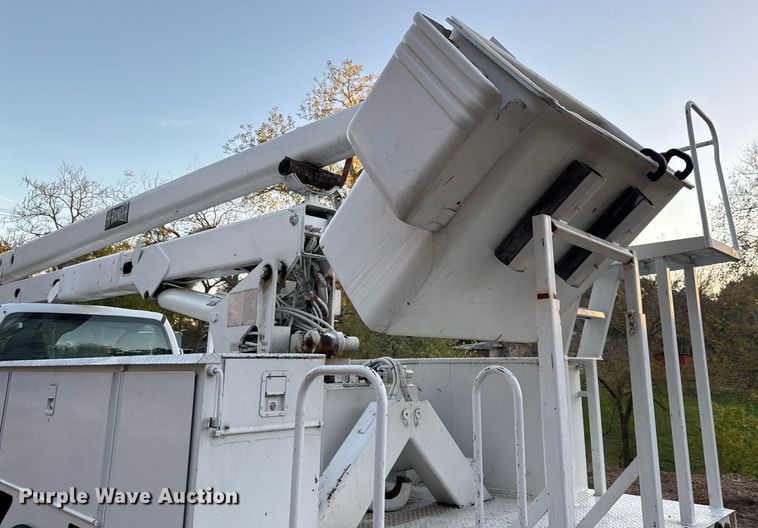 image for item EJ3309 2009 Ford F750 Super Duty bucket truck