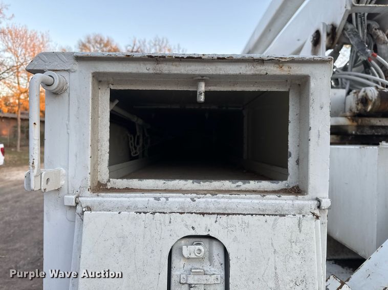 image for item EJ3309 2009 Ford F750 Super Duty bucket truck