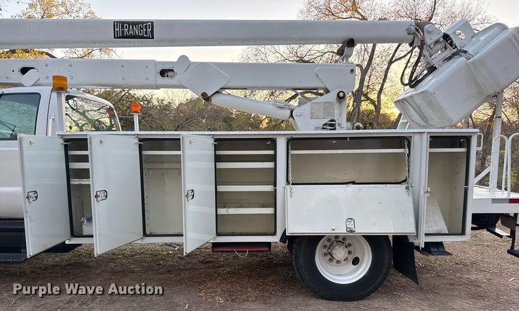 image for item EJ3309 2009 Ford F750 Super Duty bucket truck