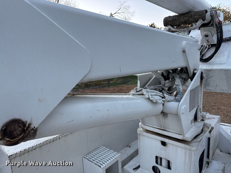 image for item EJ3309 2009 Ford F750 Super Duty bucket truck