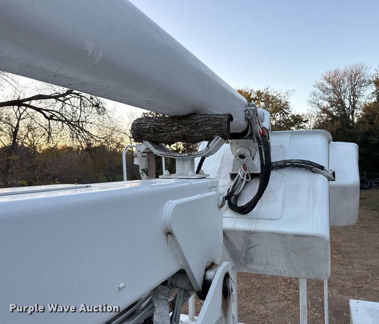 image for item EJ3309 2009 Ford F750 Super Duty bucket truck