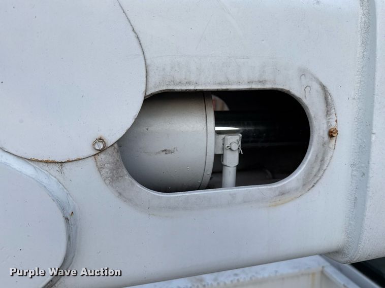 image for item EJ3309 2009 Ford F750 Super Duty bucket truck