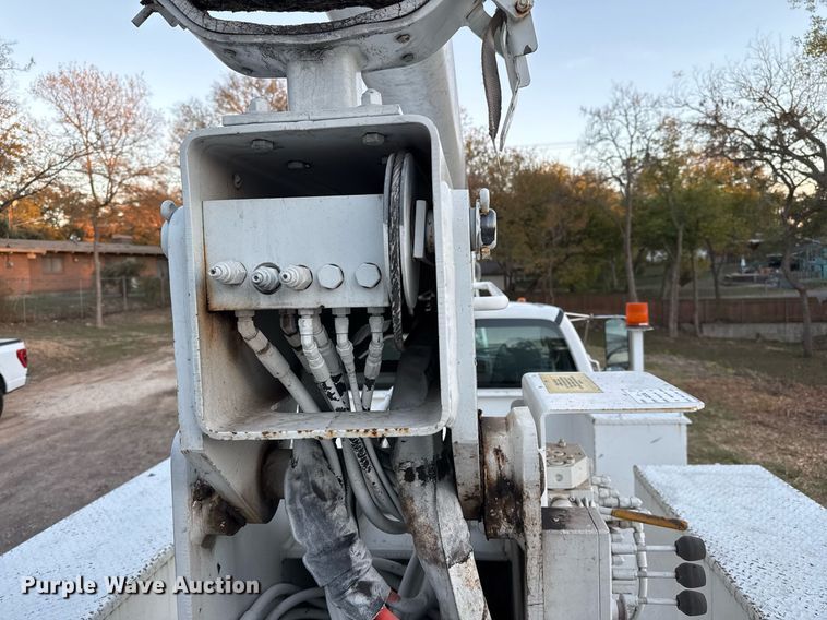 image for item EJ3309 2009 Ford F750 Super Duty bucket truck