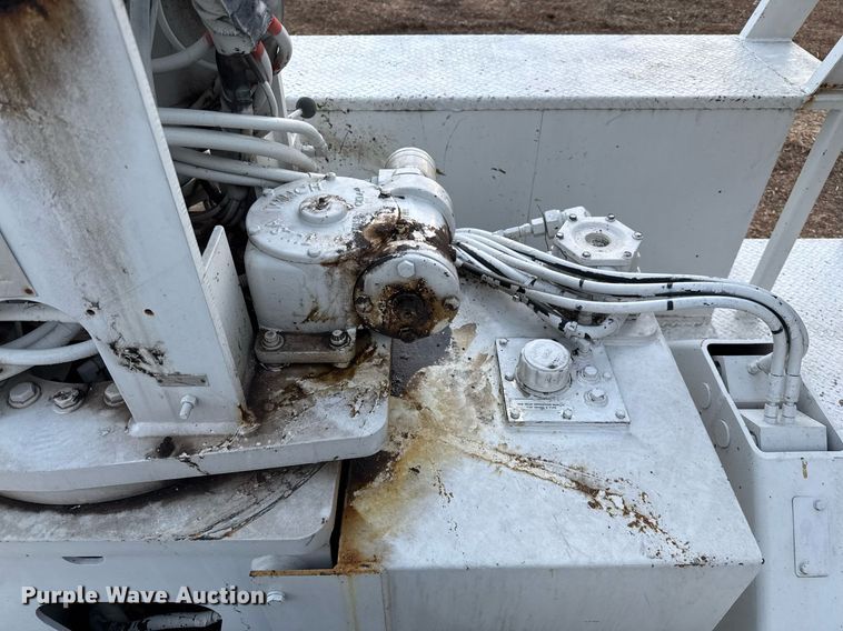 image for item EJ3309 2009 Ford F750 Super Duty bucket truck