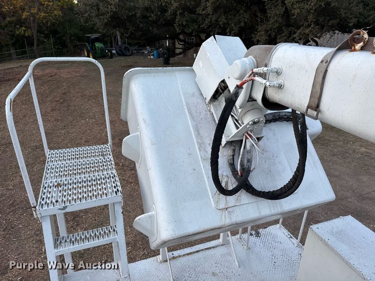 image for item EJ3309 2009 Ford F750 Super Duty bucket truck