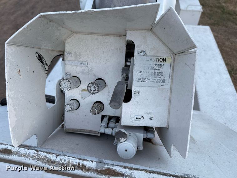 image for item EJ3309 2009 Ford F750 Super Duty bucket truck