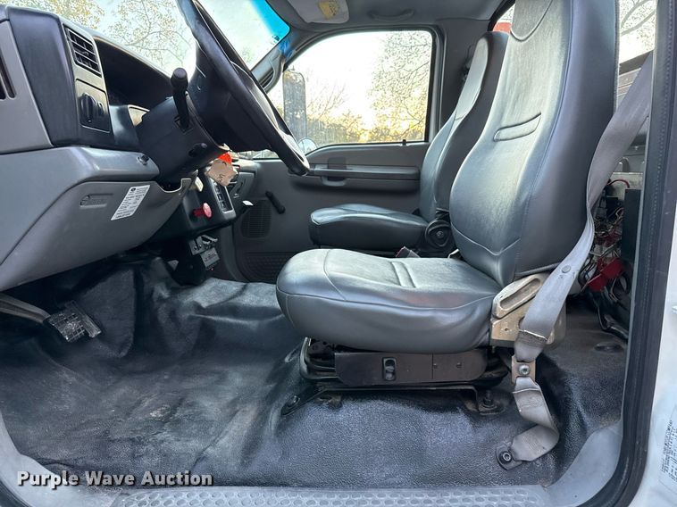 image for item EJ3309 2009 Ford F750 Super Duty bucket truck