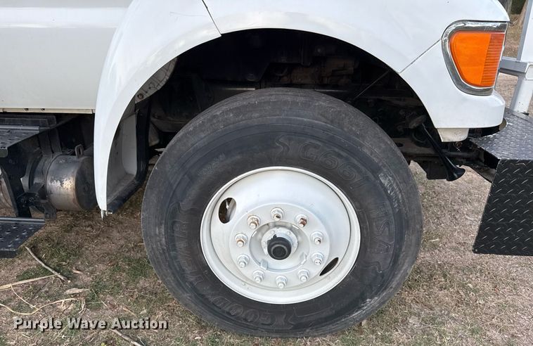 image for item EJ3309 2009 Ford F750 Super Duty bucket truck