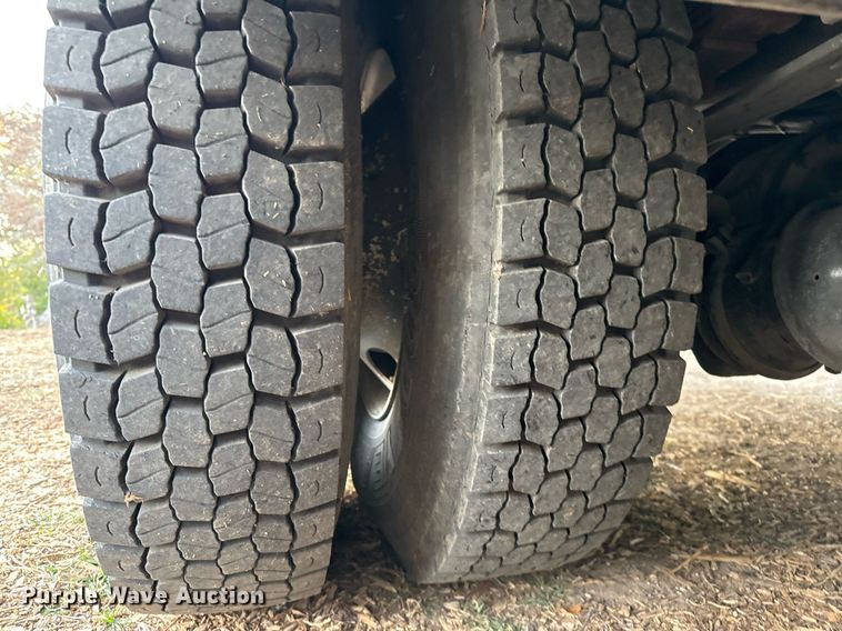 image for item EJ3309 2009 Ford F750 Super Duty bucket truck