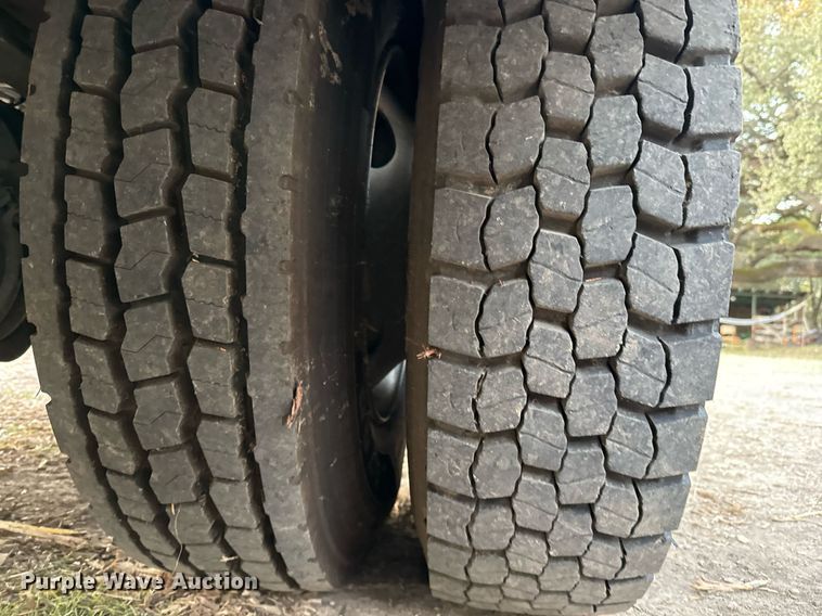 image for item EJ3309 2009 Ford F750 Super Duty bucket truck