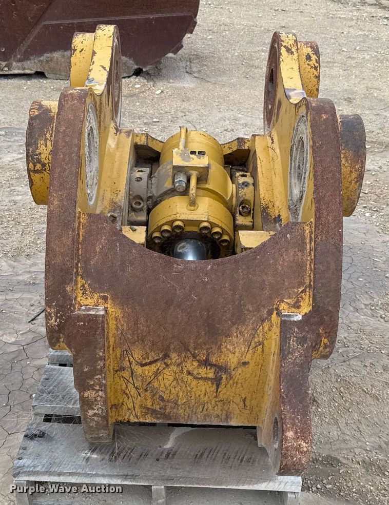image for item EJ3310 Caterpillar 345C/D quick coupler