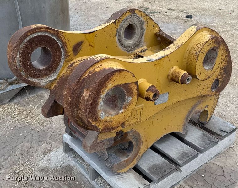 image for item EJ3310 Caterpillar 345C/D quick coupler