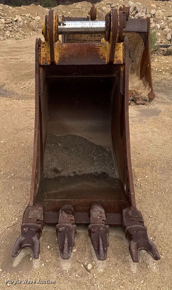 image for item EJ3311 Caterpillar excavator bucket