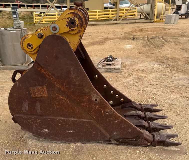 image for item EJ3311 Caterpillar excavator bucket