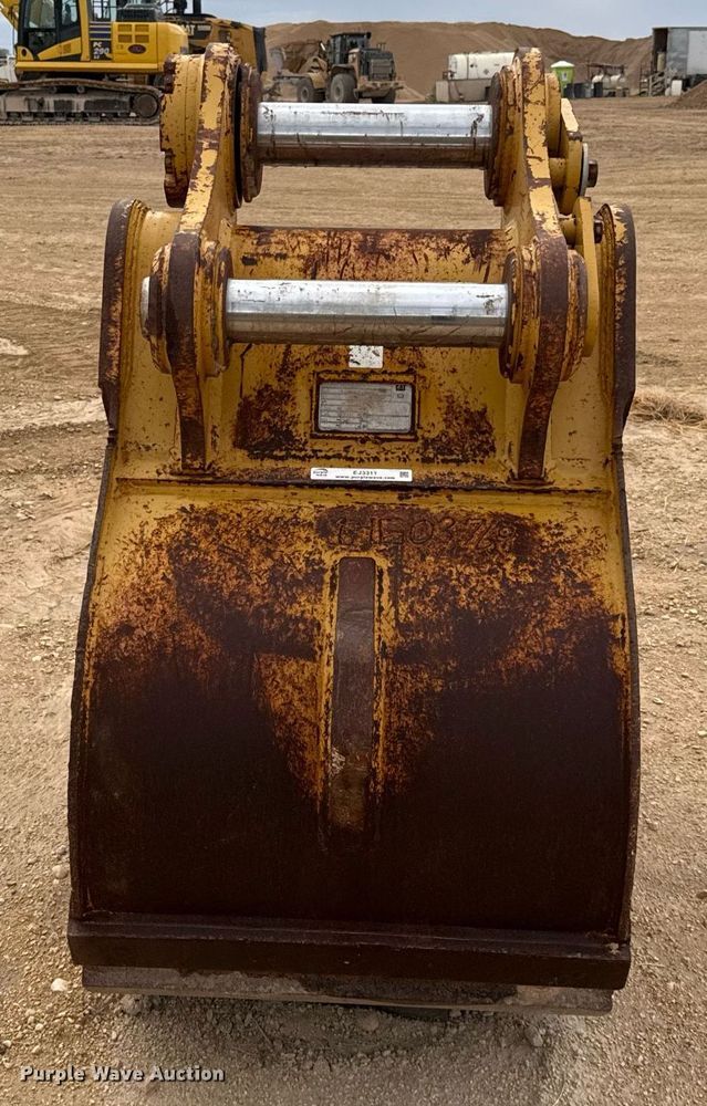 image for item EJ3311 Caterpillar excavator bucket