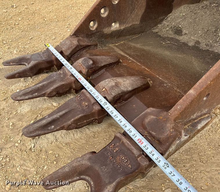 image for item EJ3311 Caterpillar excavator bucket