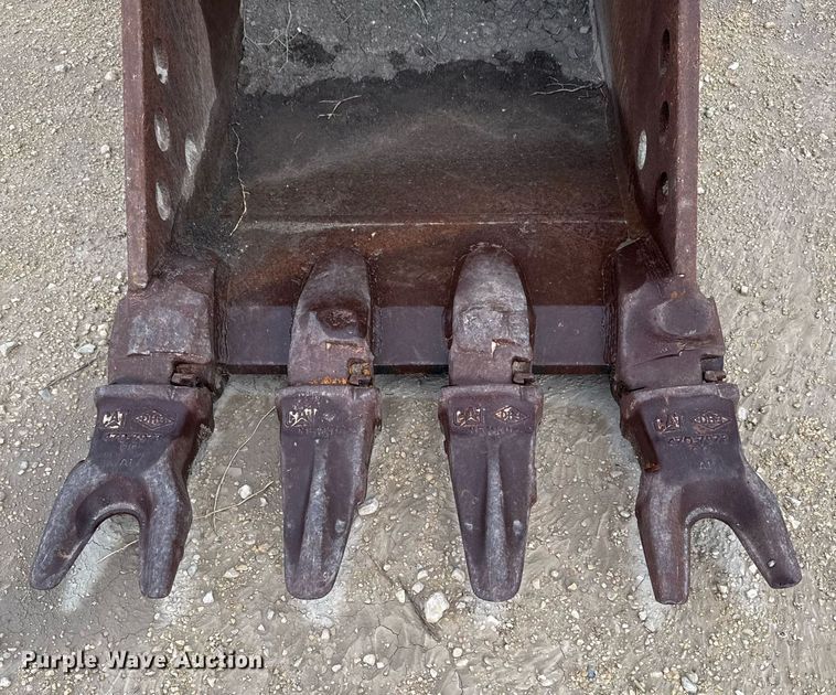 image for item EJ3311 Caterpillar excavator bucket