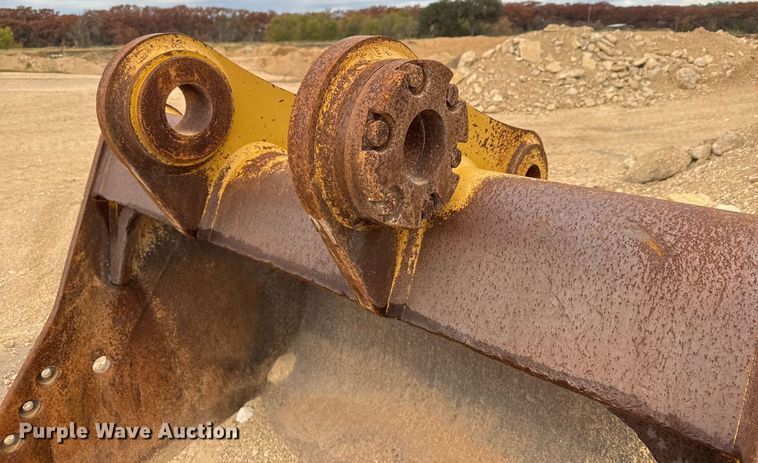 image for item EJ3313 Caterpillar excavator bucket